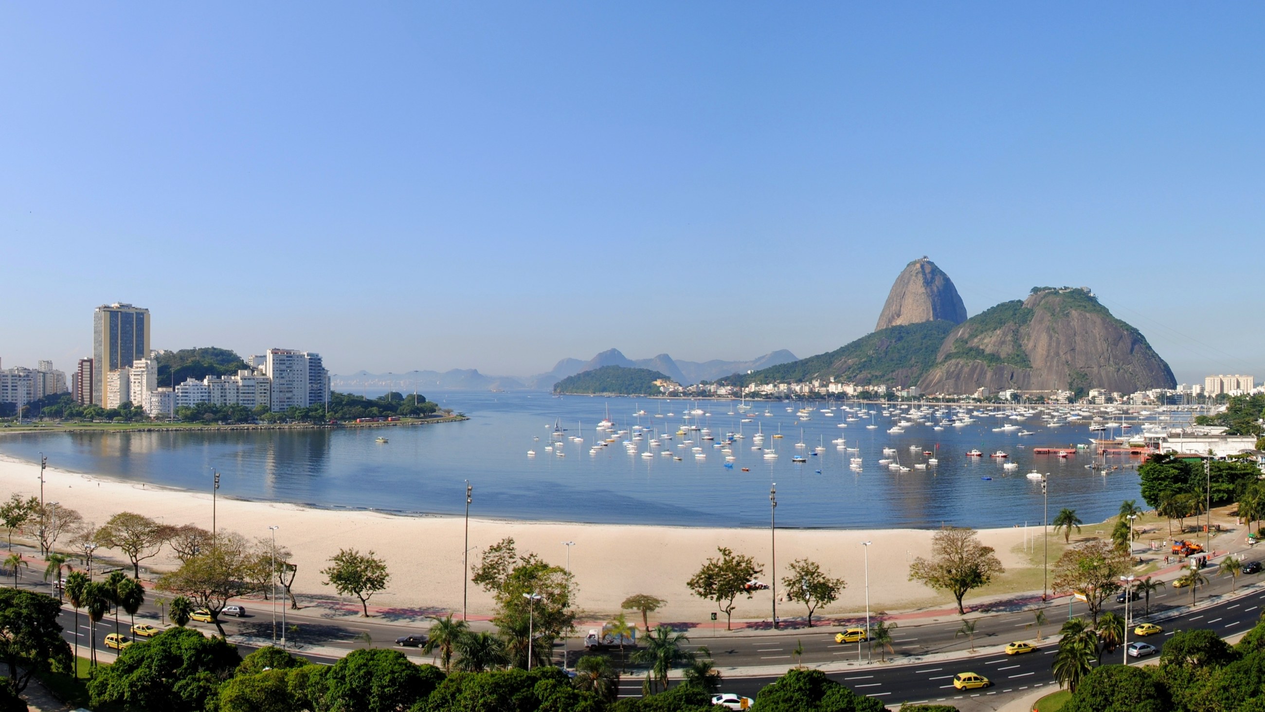Tre piani, sei resident e una radio propria: a Rio de Janeiro apre il listening bar ESCUTA